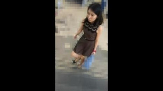 Long times ago video. This one is recorded at LRT station. I can say  that she is the one who attracted me the most( I still have a lot video  about her). She is charming and pretty, not sure if any of you guys know  who she is, make sure dun tell her abo