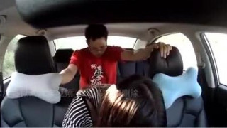 香港情侶在車上車震 還不忘用行車紀錄器來自拍