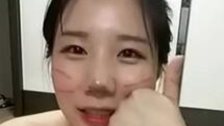 [好想淫韓國] 韓國妹子在租屋處自拍 她的聲音怎麼可以這麼好聽