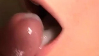 He cums in her mouth