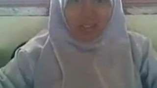 Hijabi malay girl hard fucked by bf in classrooom