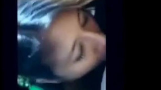 Teen gives head in car