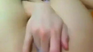 girl finger her creampie pussy