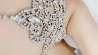 国产极品巨乳网红模特『朱可儿』大尺度唯美婚纱私拍