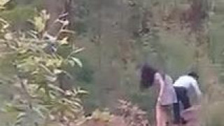 Chịch nhạu trong rừng bị quay lén, xem thêm clip sex hay tại đây http://bit ly/2Me2xHF